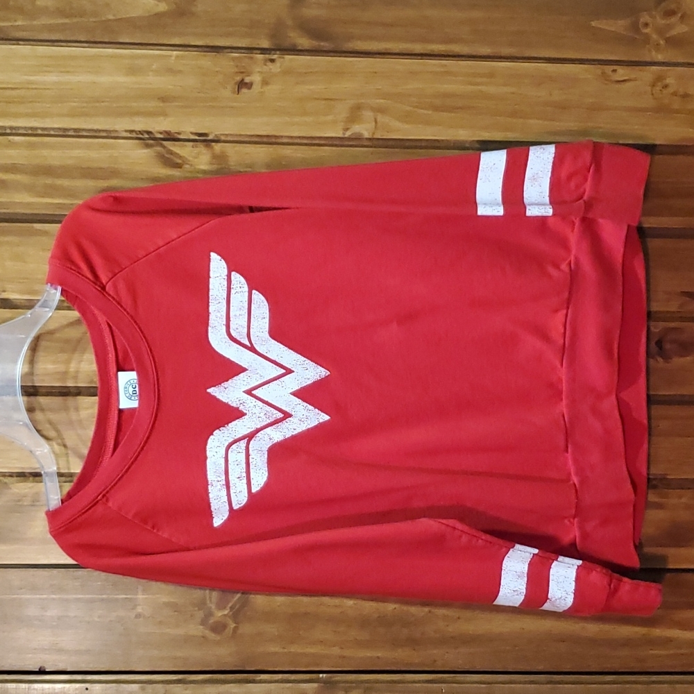 DC comics Wonder Woman top